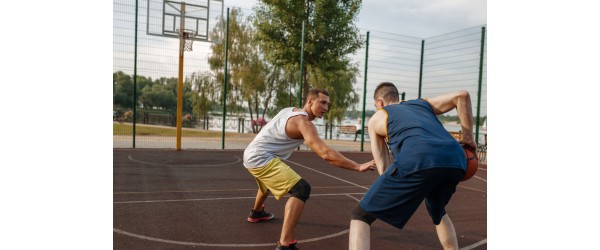 Το μπάσκετ στο γηπεδάκι της γειτονιάς